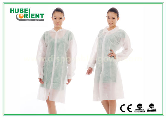 Dental Medical Tyvek Disposable Lab Coats/Free Size Lab Coat Breathable For Body
