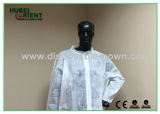 General Disposable Medical Lab Coat Waterproof For Doctors With Zip Closure